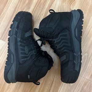 KEEN UTILITY BOOTS